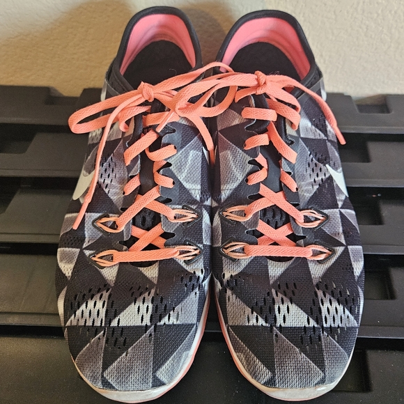 Nike Free TR Black Pink Sneakers size 8.5 U-2442 - Picture 10 of 14